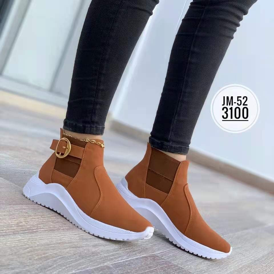 Women Set Of Foot Fashion Shoes