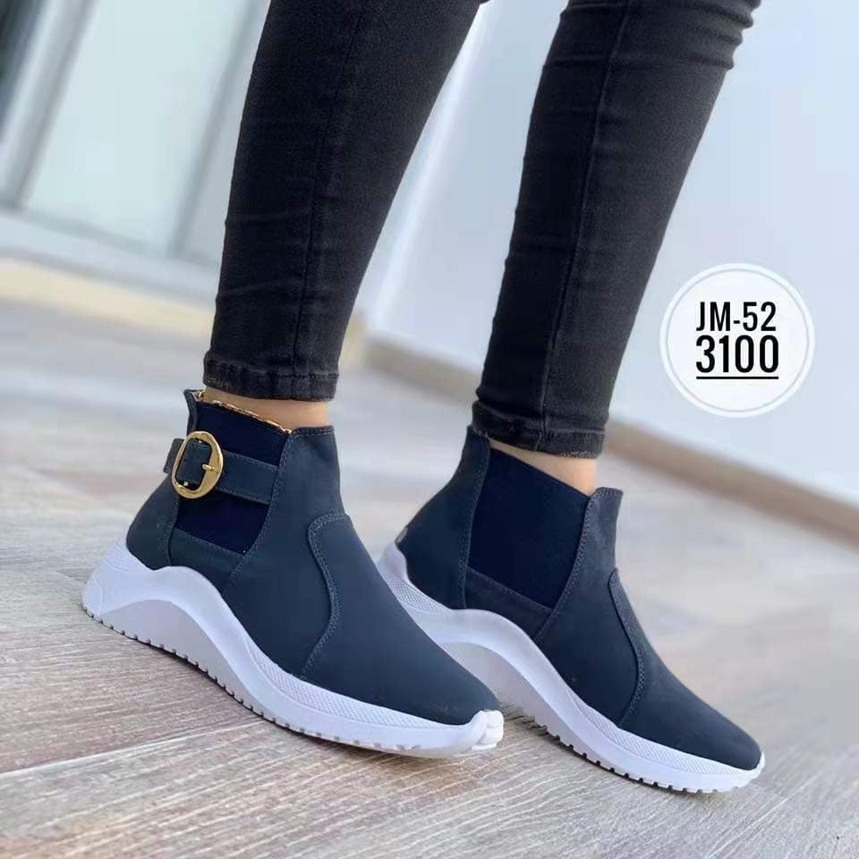 Women Set Of Foot Fashion Shoes